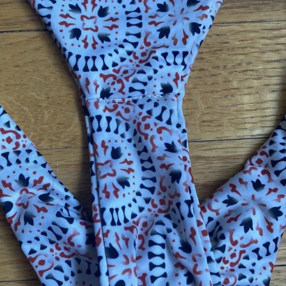 Skin by Same bikini bottoms sz L excellent pre owned condition - Picture 3 of 4